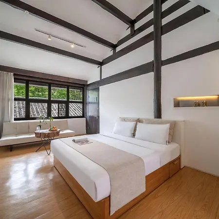 The Bivou Lijiang Hotel Lijiang  Exterior photo