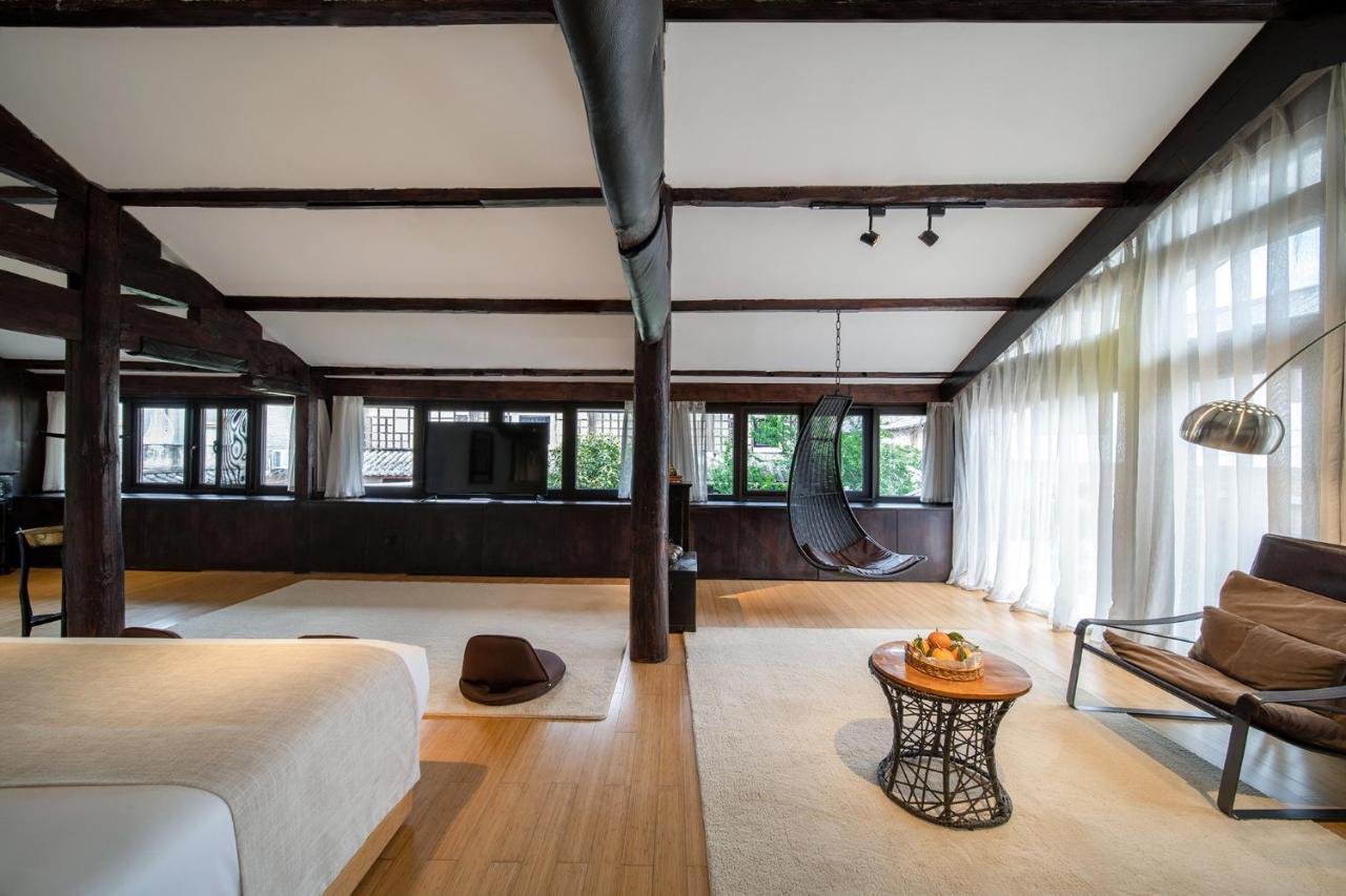 Hotel The Bivou Lijiang 5*