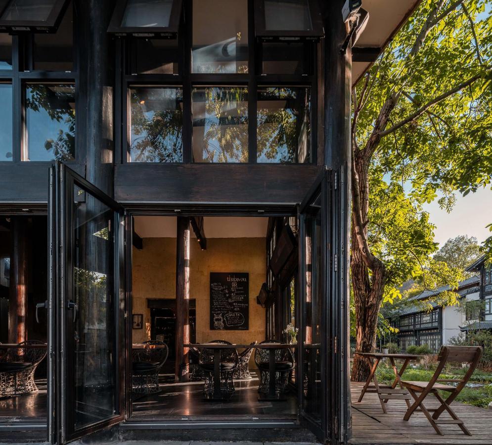 Hotel The Bivou Lijiang 5*