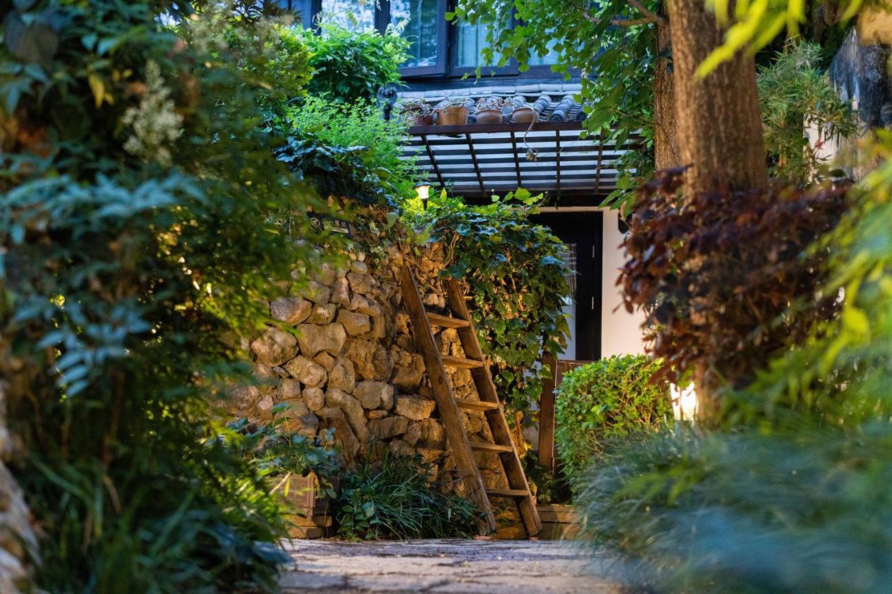 The Bivou Lijiang Hotel 5*